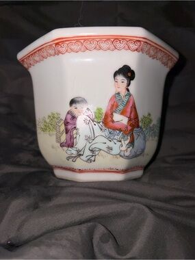 Hand-Painted Porcelain Planter with Asian Figurine Motif - White & Red Accents